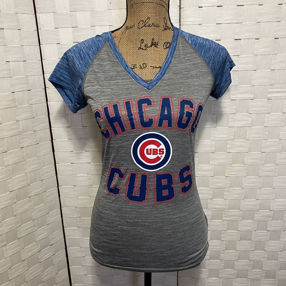 MLB Chicago Cubs V-Neck Raglan T-Shirt Baseball Fan Gear Gray Blue Size Small